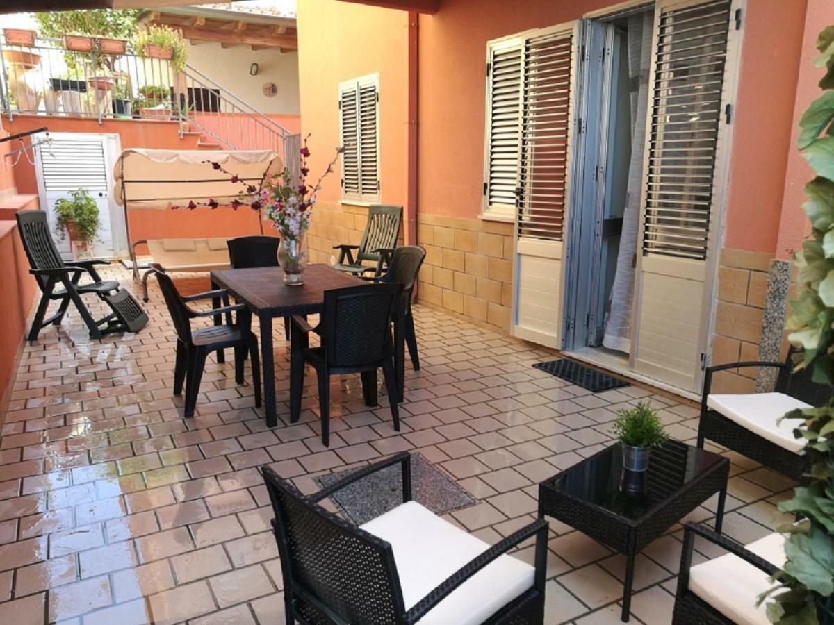 Casa Vacanze Kristel バレストラーテ エクステリア 写真